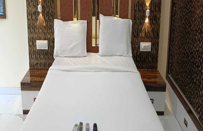 The Diplomat Villa - Photo 11