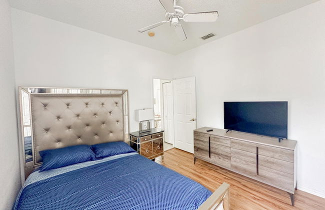 Grand Luxury Deluxe 4BR Pool Home Near Disney - Foto 17