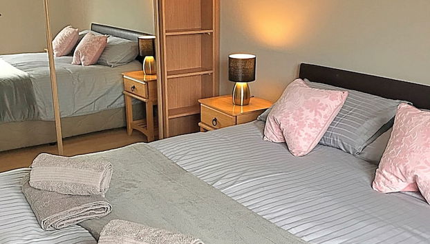 Immaculate 3-bed House With Private Secure Garden - Foto 3, Quarto