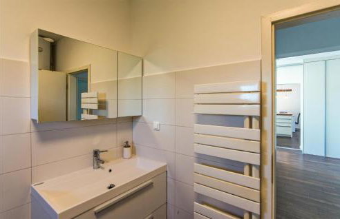 Cozy Home In Prkos With Jacuzzi - Foto 16