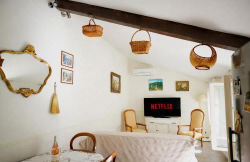 LaPetite Maison Abigail, Peaceful home in Avignon - Photo 1