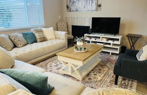 Placid Vibe Spacious 7-BR with Free Parking - Foto 1