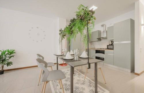 Unico Apt 5, 4 ospiti, parcheggio gratis, 10 minuti da Venezia - Photo 3