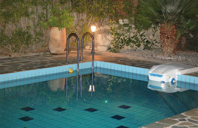 Enticing Villa in Loutra with Private Pool & Garden near Beach - Photo 15