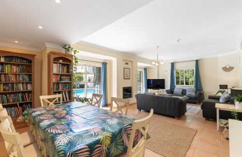 Vila Rolas - Beautiful 5 bed villa with pool and aircon 3 min to Luz beach - Foto 6