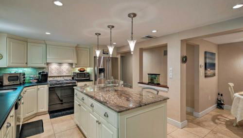 Cape Cod Area Home with Fire Pit Less Than 4 Mi to Beach! - Foto 4