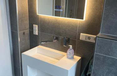 Haus-Villa Moderne Ferienwohnung in Wallersdorf-Haidlfing - Foto 8