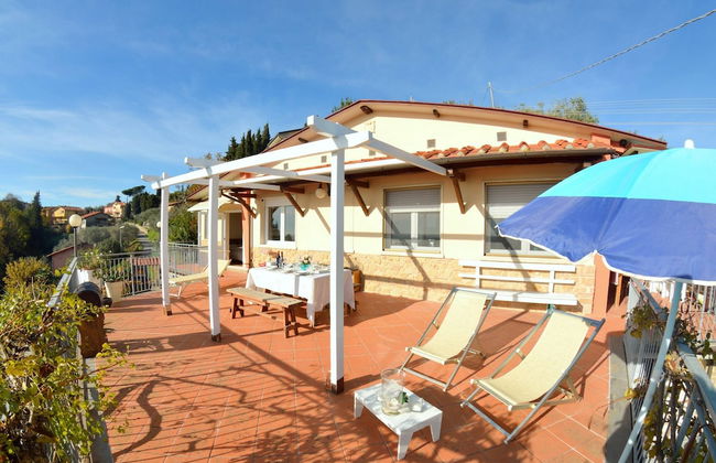 Holiday Home in Massarosa With Pool & Hill Views - Foto 26