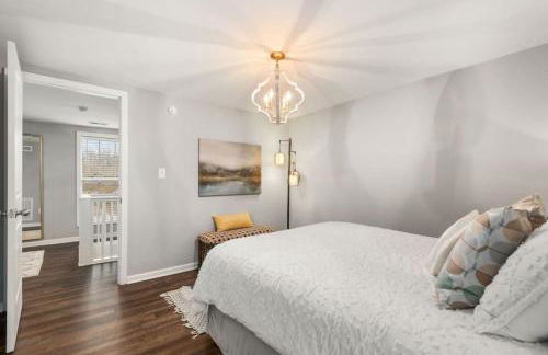 Stone Cottage 3 Bedroom Getaway - Stroll to DT Franklin - Historic Blakely House - Foto 16