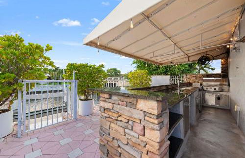 Luxe 4BR Waterfront w Htd Pool 5min to Beach - Foto 91