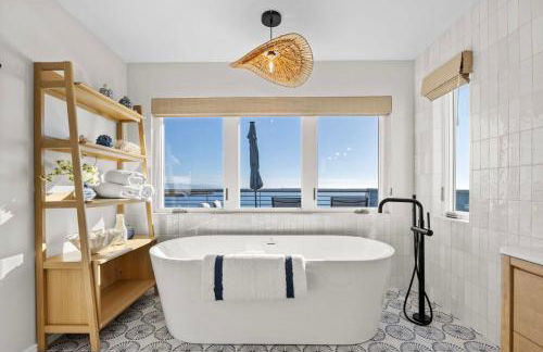 Experience the Pinnacle of Coastal Living at Harbour House - Foto 35