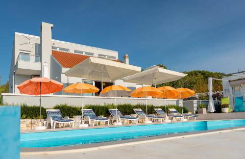 Rustic Villa Florice with a pool - Photo 2