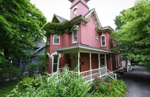 Fully Remodeled, Charming Victorian Home - Foto 27