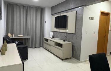 Apartamento Novo, Confortável, Lazer e Estacionamento, Rápido acesso aos pontos turísticos - Foto 7