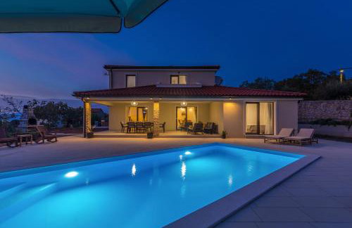 Holiday house LUNA - Photo 1