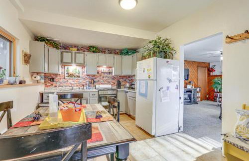 Pet-Friendly Pine Home Near Hiking and Fishing! - Photo 9