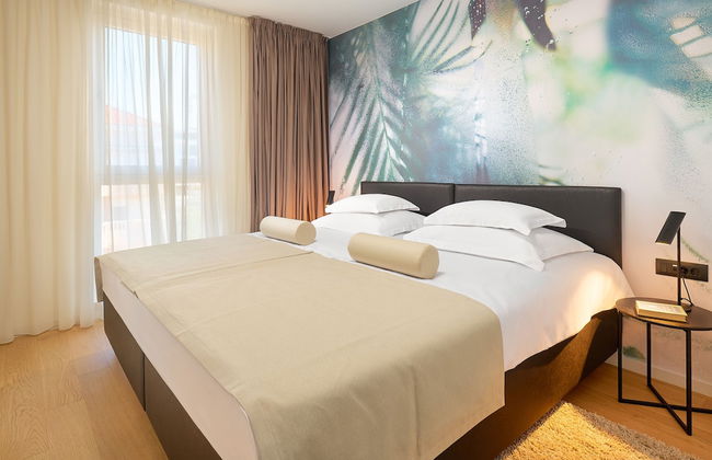 Amphora's Garden - Photo 5