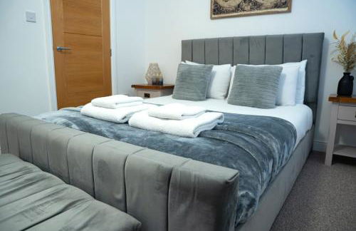 Modern Penthouse with Balcony - Near Beach & Town - Foto 26