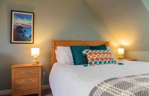 Hill Crest - Clifftop Escape with Sea View - Foto 49