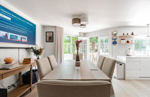 Spacious Central Kirkland Gem with Deck Near Google - Foto 13