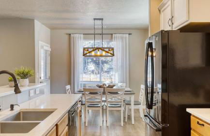 Old Mill Getaway by Avantstay Private Backyard w/ Hot Tub - Foto 34