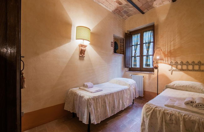 Apartment in Villa With Swimming Pool - Photo 8