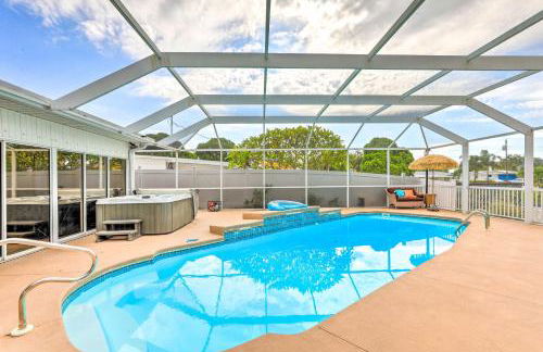 Ocean Breeze Oasis with Boat Dock and Slip on Canal! - Foto 1