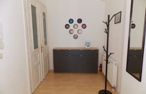 Purer Luxus mit 2 Schlafzimmern, Balkon und Privat-Parkplatz - Photo 18
