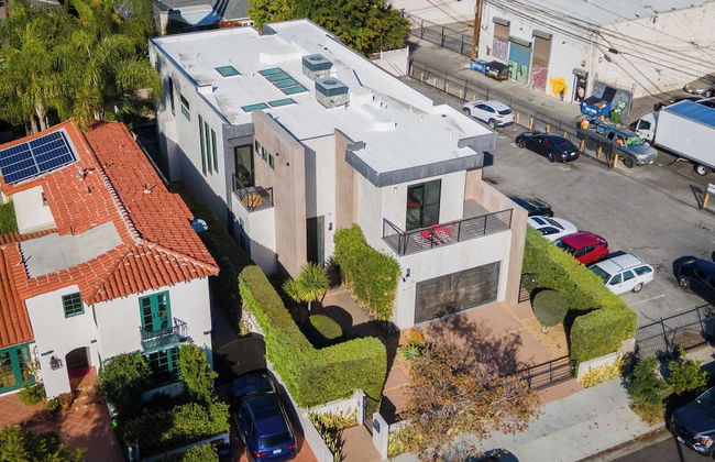 LA Villa by Avantstay Walk to The Grove LA - Photo 48