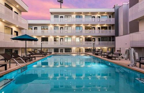 Amazing Downtown Condo w Pool Free Parking 104 - Foto 19