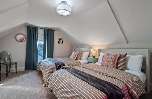 Cleveland Escape - Hot Tub - Karaoke Machine - Sleeps 12 - Foto 45