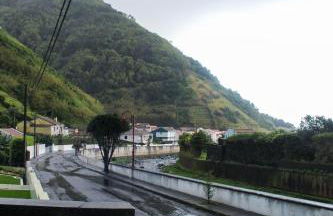 Waterfall House - Photo 39