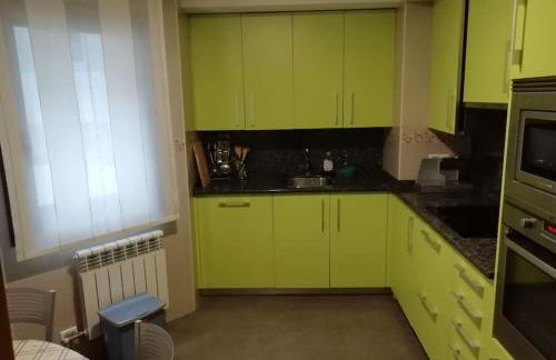 Habitacion en piso compartido y wc compartido cerca de Playa de Samil - Foto 19