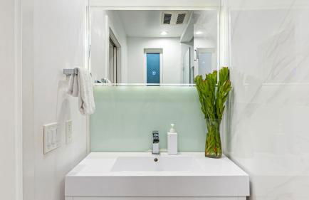 LA Hillside Retreat w Pool Views Fire Pit Outdoor Lounging Casa Bellagio by AvantStay - Foto 25