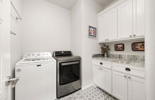 Modern OKC Retreat Half Mile to Plaza District - Foto 39