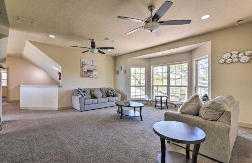 Waterfront Family Home with Patio in Hitchcock - Foto 16