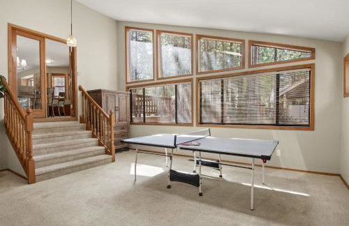 2 Living Rooms Fires Quick Drive Downtown - Foto 19