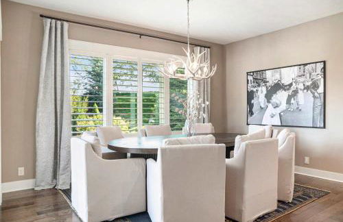 Luxury Stay with Golf Simulator and 3 King Bedrooms - Foto 12