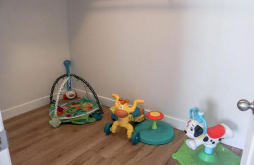 Fun Family Retreat Games, Massage Chair & Yard - Foto 35