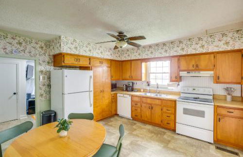 Home 9 Mi to Dtwn Springfield with Porch and Yard! - Foto 9