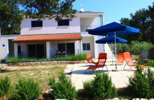 Apartment in Veli Rat Near Beaches - Photo 2