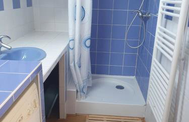 Appart avec terrasse, AirCon & parking clos - Foto 10