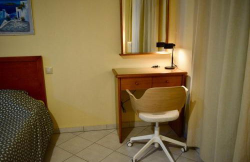 EviaXL Studios - Photo 2