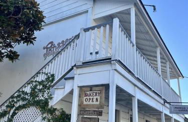 Romantic Carmel Cottage Ocean Country Views - Photo 18