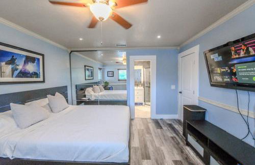 Artistic Retreat, King Suite with Private Balcony! - Foto 14