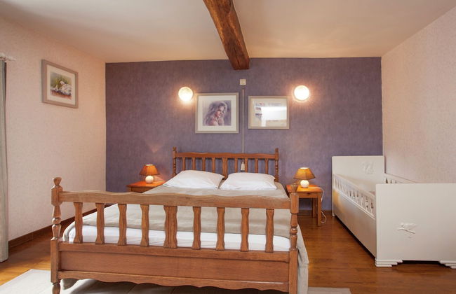 Cozy Family Home in Humain - Photo 10