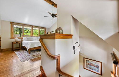 HOT TUB & PET-FRIENDLY Cabin in Cheshire Village - Foto 16