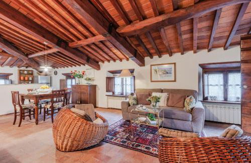 Le Bicocche Farmhouse: Country Stone Villa with Pool in Camaiore between Lucca & Beaches of Versilia - Foto 29