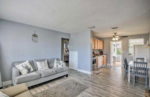 Ormond Beach Home with Screened Porch, Walk to Shore - Photo 4