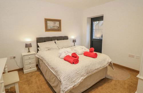 Courtyard View - Photo 15